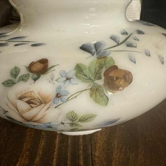 VINTAGE MILK GLASS HURRICANE LAMP SHADE 1960’s - Picture 1 of 11